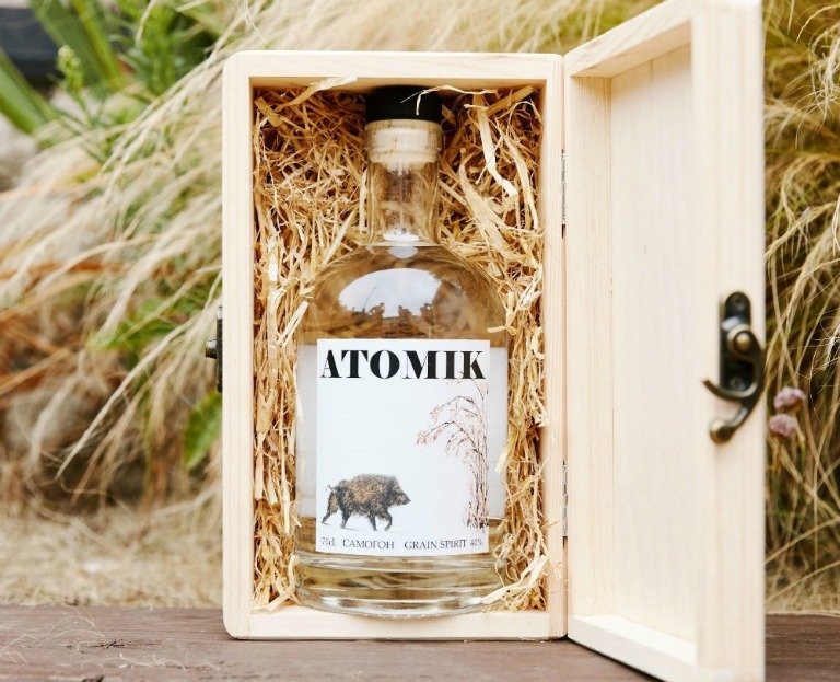 2019/08/atomik-vodka.jpg